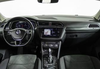 Подержанный автомобиль Volkswagen Tiguan 2017 года (14 фото)