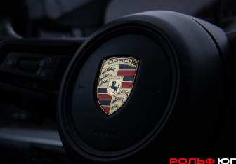 Подержанный автомобиль Porsche Cayenne 2023 года (30 фото)