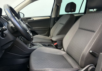 Подержанный автомобиль Volkswagen Tiguan 2019 года (10 фото)