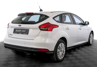 Подержанный автомобиль Ford Focus Hatchback 2018 года (5 фото)