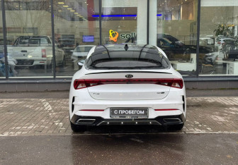 Подержанный автомобиль Kia K5 2020 года (7 фото)