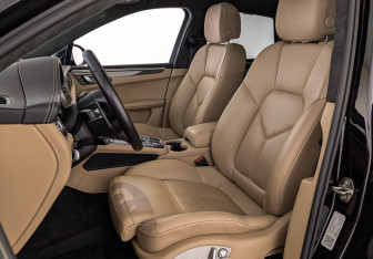 Подержанный автомобиль Porsche Macan 2021 года (19 фото)