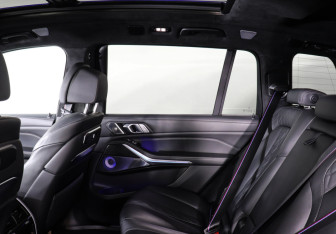 Подержанный автомобиль BMW X7 2022 года (13 фото)