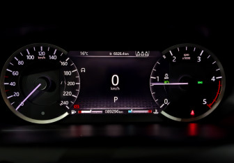 Подержанный автомобиль Land Rover Discovery Sport 2020 года (13 фото)