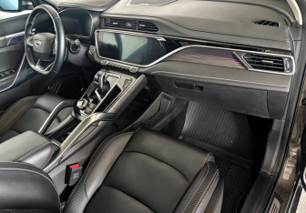Подержанный автомобиль Geely Atlas Pro 2023 года (10 фото)