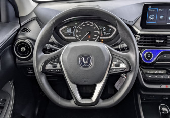 Подержанный автомобиль Changan Alsvin 2023 года (22 фото)