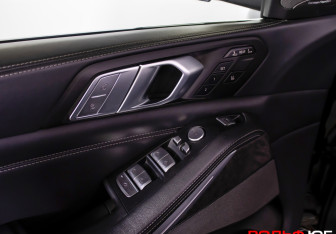 Подержанный автомобиль BMW X7 2020 года (22 фото)