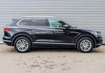 Подержанный автомобиль Volkswagen Touareg 2020 года (4 фото)