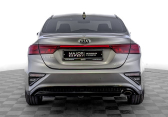 Подержанный автомобиль Kia Cerato Sedan 2018 года (6 фото)