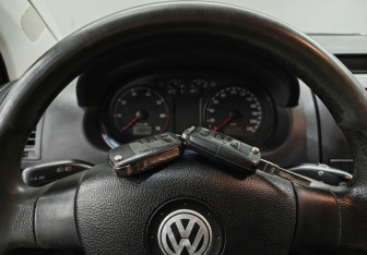 Подержанный автомобиль Volkswagen Polo Hatchback 2008 года (15 фото)