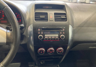 Подержанный автомобиль Suzuki SX4 Hatchback 2008 года (16 фото)