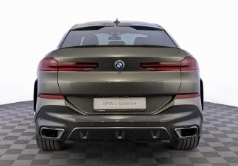 Подержанный автомобиль BMW X6 2020 года (6 фото)