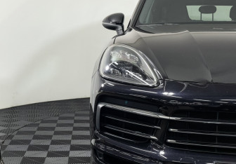 Подержанный автомобиль Porsche Cayenne 2018 года (25 фото)