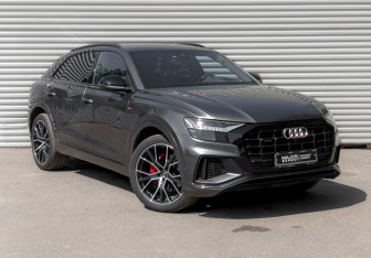 Подержанный автомобиль Audi Q8 2022 года (3 фото)