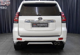 Подержанный автомобиль Toyota Land Cruiser Prado 2018 года (6 фото)