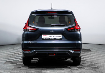 Подержанный автомобиль Mitsubishi Xpander 2022 года (6 фото)