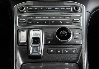 Подержанный автомобиль Hyundai Santa Fe 2021 года (16 фото)