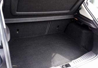 Подержанный автомобиль Ford Focus Hatchback 2012 года (9 фото)