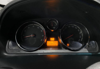 Подержанный автомобиль Opel Antara 2008 года (15 фото)