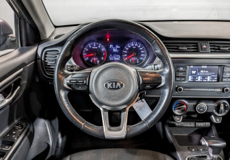 Подержанный автомобиль Kia Rio Hatchback 2021 года (19 фото)