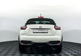 Подержанный автомобиль Nissan Juke 2014 года (6 фото)