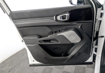 Подержанный автомобиль Haval H3 2024 года (20 фото)