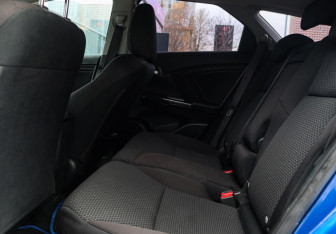 Подержанный автомобиль Honda Civic Wagon 2015 года (8 фото)