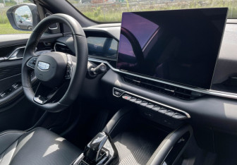 Подержанный автомобиль Geely Coolray 2025 года (9 фото)