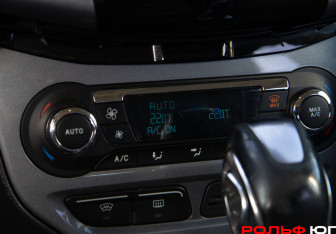 Подержанный автомобиль Ford Focus Hatchback 2012 года (16 фото)