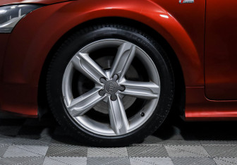 Подержанный автомобиль Audi TT Coupe 2011 года (15 фото)