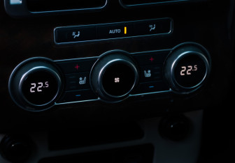 Подержанный автомобиль Land Rover Range Rover 2017 года (25 фото)