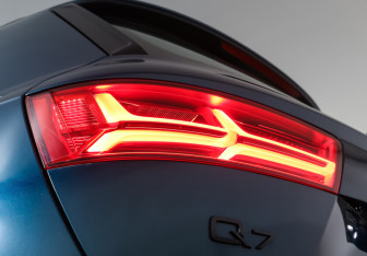 Подержанный автомобиль Audi Q7 2018 года (24 фото)