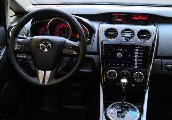 Подержанный автомобиль Mazda CX-7 2010 года (11 фото)
