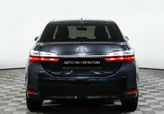 Подержанный автомобиль Toyota Corolla Sedan 2017 года (6 фото)
