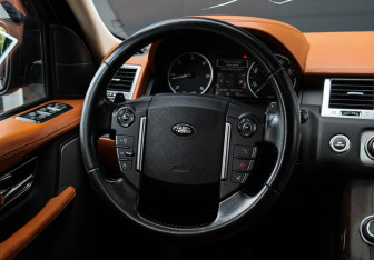 Подержанный автомобиль Land Rover Range Rover Sport 2011 года (12 фото)