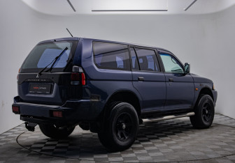 Подержанный автомобиль Mitsubishi Pajero Sport 2008 года (5 фото)