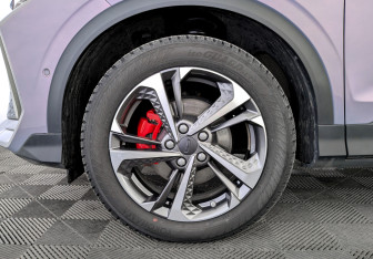 Подержанный автомобиль Geely Coolray 2024 года (18 фото)