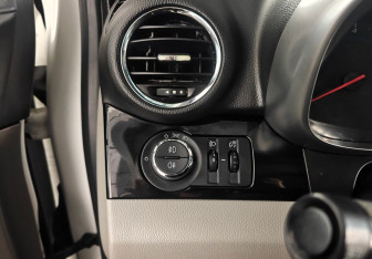 Подержанный автомобиль Chevrolet Orlando 2012 года (16 фото)