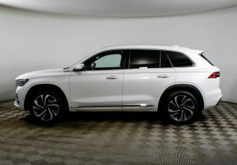 Подержанный автомобиль Geely Monjaro 2023 года (8 фото)