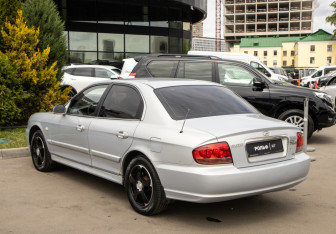 Подержанный автомобиль Hyundai Sonata 2008 года (5 фото)