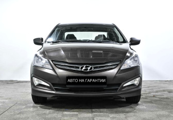 Подержанный автомобиль Hyundai Solaris Sedan 2015 года (2 фото)