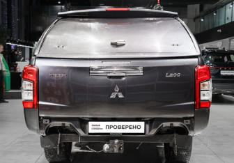 Подержанный автомобиль Mitsubishi L200 2019 года (5 фото)