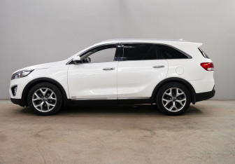Подержанный автомобиль Kia Sorento 2016 года (4 фото)