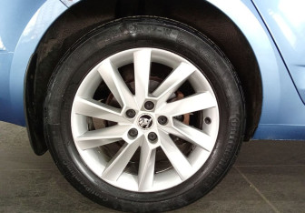 Подержанный автомобиль Skoda Octavia Wagon 2014 года (16 фото)