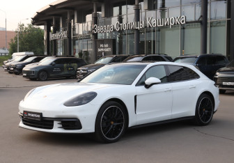 Подержанный автомобиль Porsche Panamera Wagon 2018 года (1 фото)