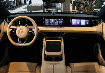 Подержанный автомобиль Voyah Free 2025 года (12 фото)