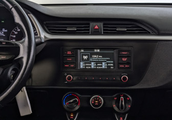 Подержанный автомобиль Kia Rio Hatchback 2021 года (15 фото)