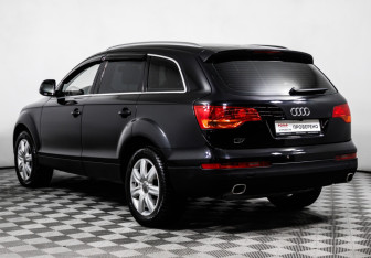 Подержанный автомобиль Audi Q7 2007 года (7 фото)