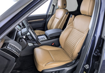 Подержанный автомобиль Land Rover Discovery 2018 года (20 фото)