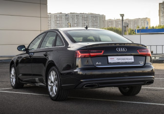 Подержанный автомобиль Audi A6 Sedan 2014 года (7 фото)